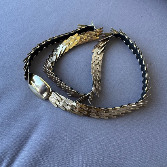 80’s Vintage Gold Tone Metal Waist Belt - Picture 6 of 6